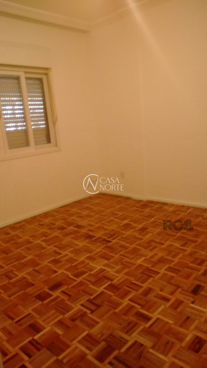 Apartamento à venda com 2 quartos, 74m², 1 vaga, Rua Monsenhor Veras no bairro Santana em Porto Alegre