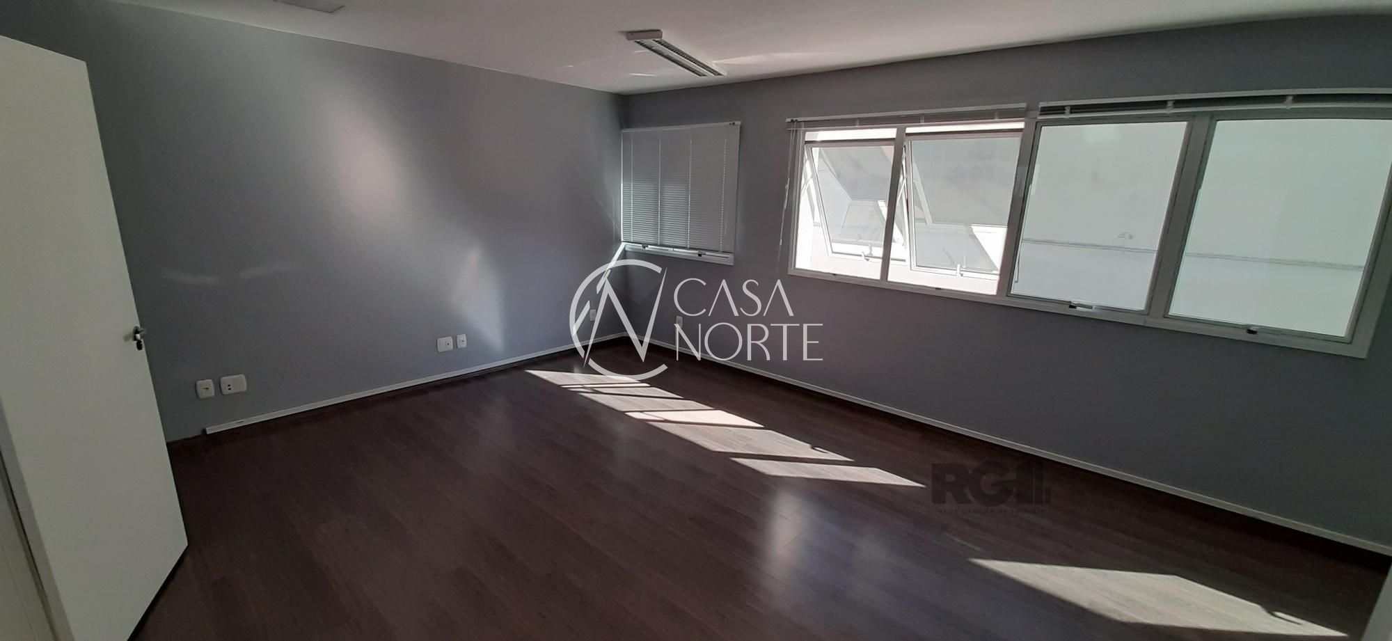 Sala Comercial à venda , 32m², Rua Visconde do Herval no bairro Menino Deus em Porto Alegre