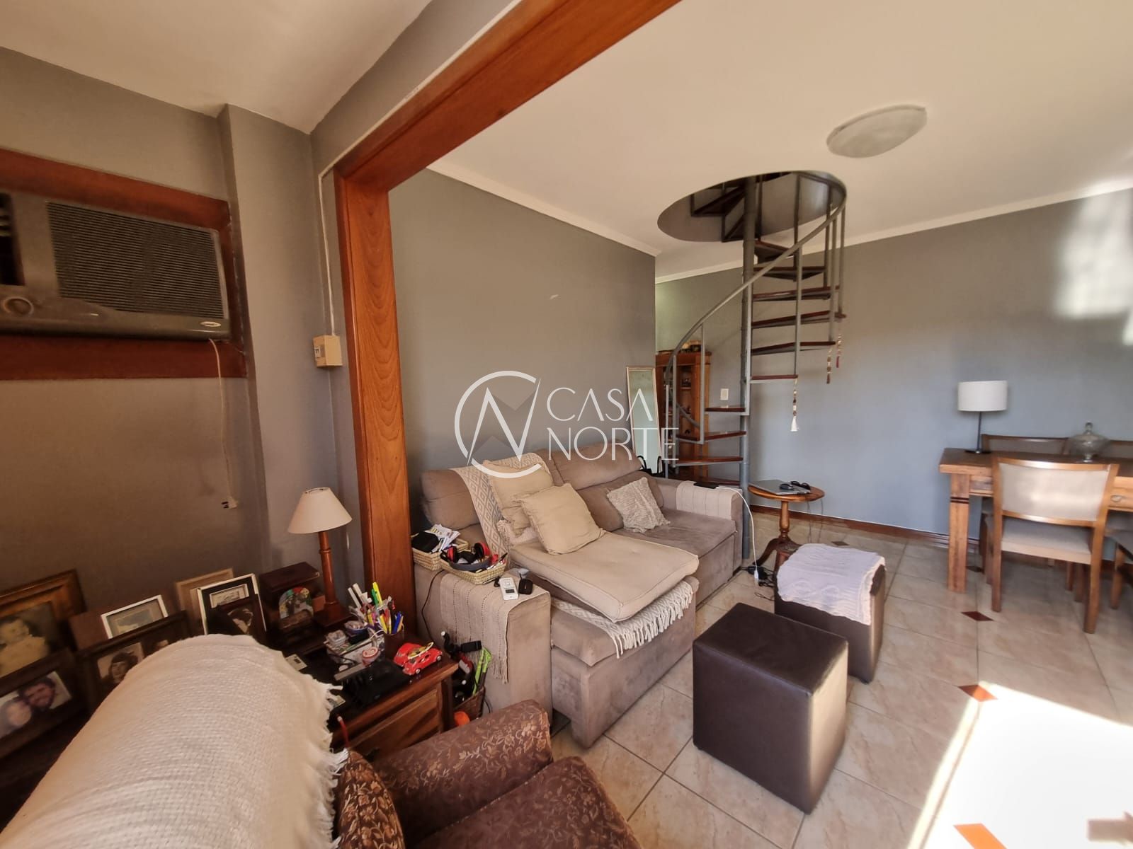 Cobertura à venda com 1 quarto, 94m², 1 vaga, Rua Teixeira de Freitas no bairro Santo Antônio em Porto Alegre