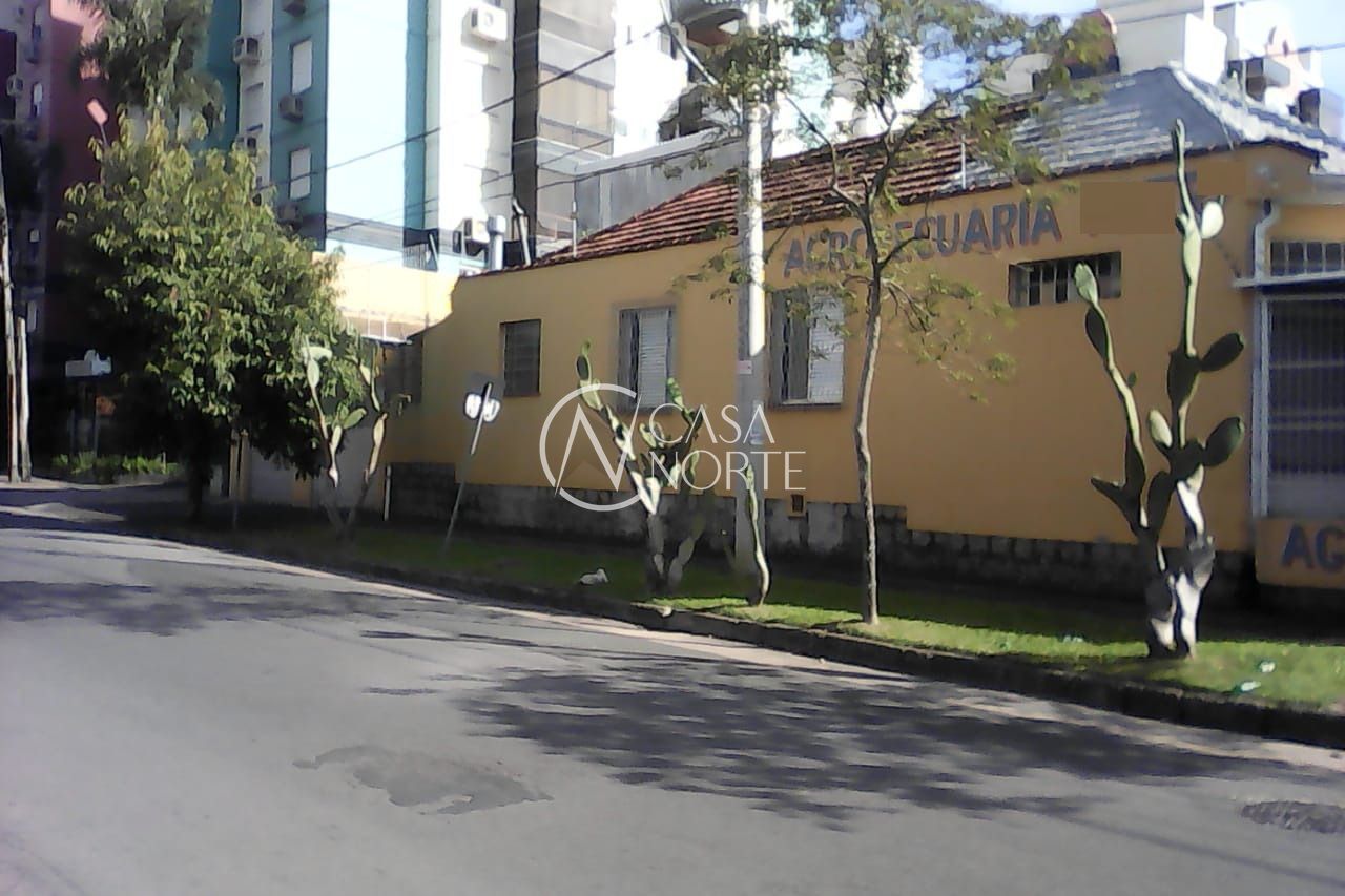 Casa à venda com 3 quartos, 300m², 2 vagas, Avenida dos Cubanos no bairro Partenon em Porto Alegre