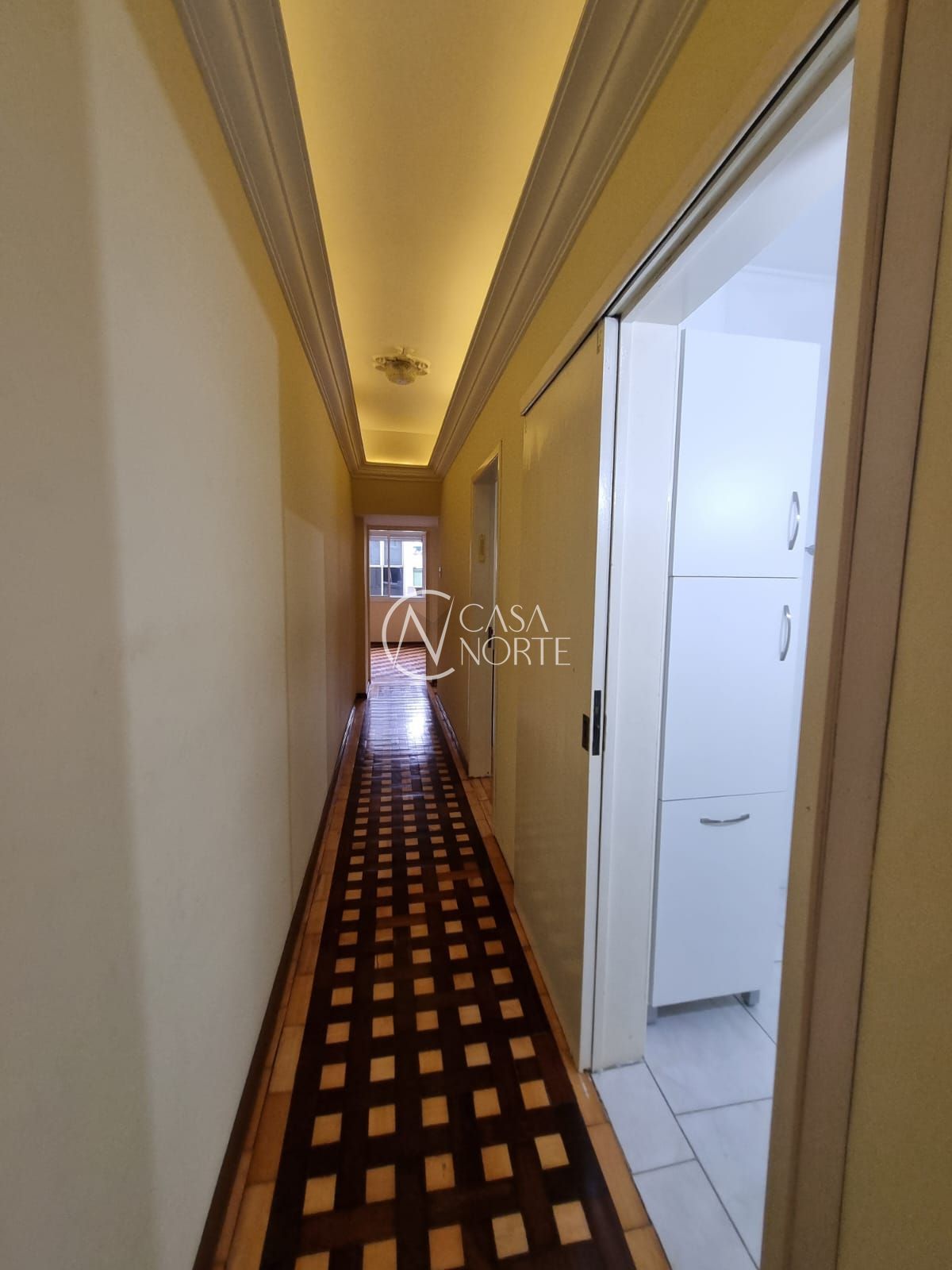 Apartamento à venda com 3 quartos, 102m², 2 vagas, Rua Marechal Floriano Peixoto no bairro Centro Histórico em Porto Alegre