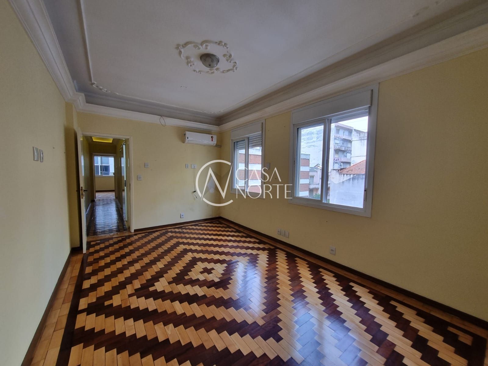 Apartamento à venda com 3 quartos, 102m², 2 vagas, Rua Marechal Floriano Peixoto no bairro Centro Histórico em Porto Alegre