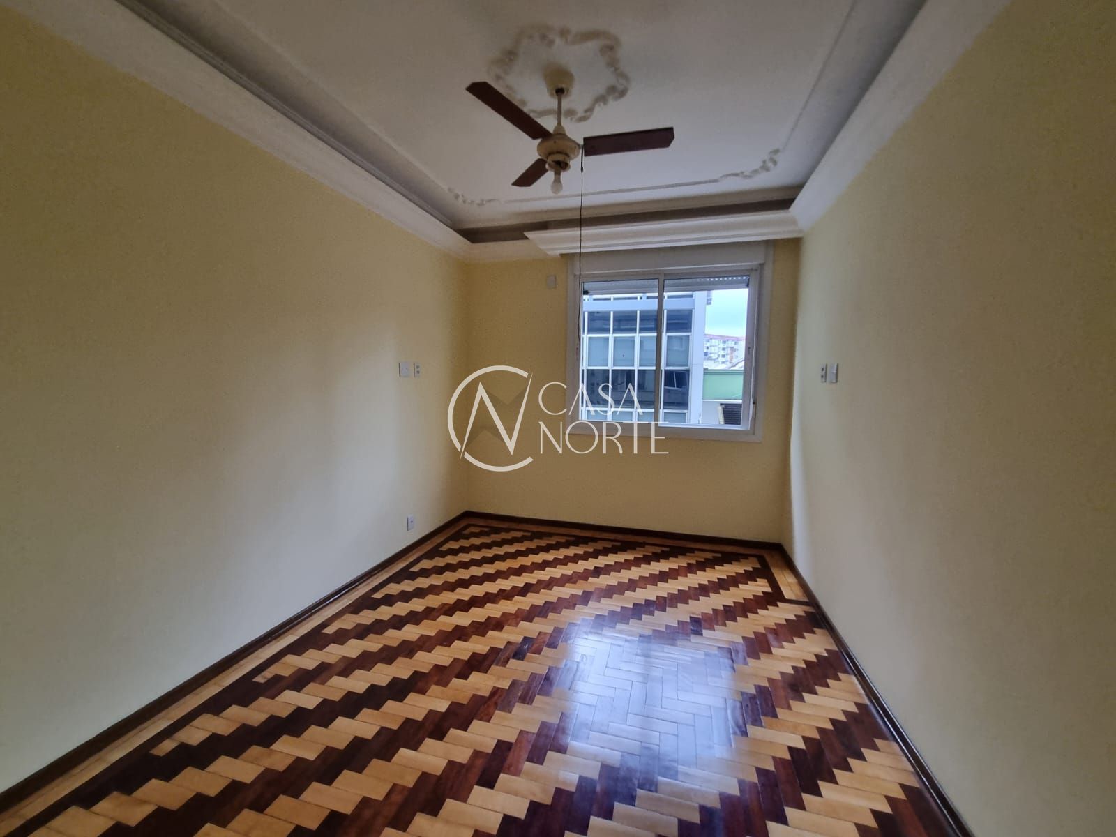 Apartamento à venda com 3 quartos, 102m², 2 vagas, Rua Marechal Floriano Peixoto no bairro Centro Histórico em Porto Alegre