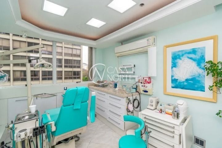 Sala Comercial à venda com 6 quartos, 150m², Rua Luciana de Abreu no bairro Moinhos de Vento em Porto Alegre