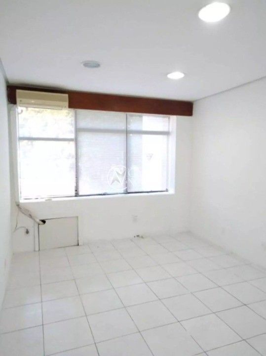 Conjunto Comercial à venda com 1 quarto, 30m², 1 vaga, Rua Francisco Ferrer no bairro Rio Branco em Porto Alegre