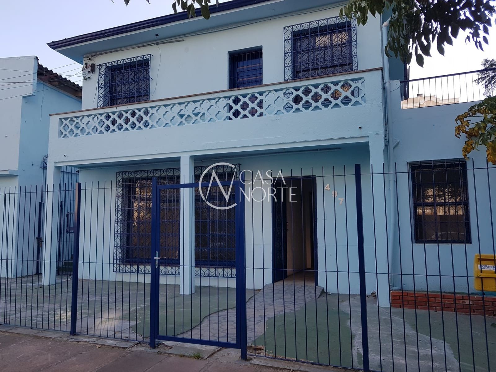 Casa à venda com 4 quartos, 230m², 2 vagas, Rua São Francisco no bairro Santana em Porto Alegre