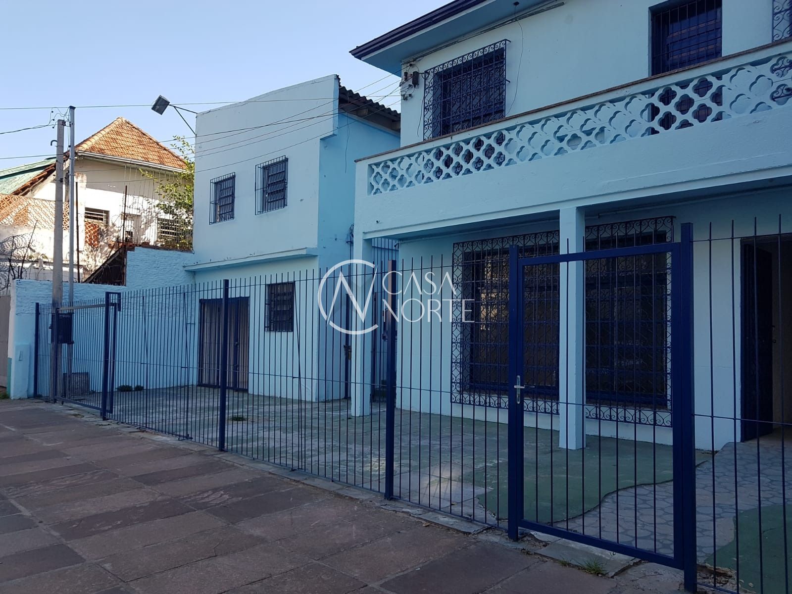 Casa à venda com 4 quartos, 230m², 2 vagas, Rua São Francisco no bairro Santana em Porto Alegre