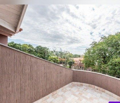 Casa à venda com 3 quartos, 225m², 1 suíte, 2 vagas, Rua Ponciano Pacheco da Silveira no bairro Guarujá em Porto Alegre
