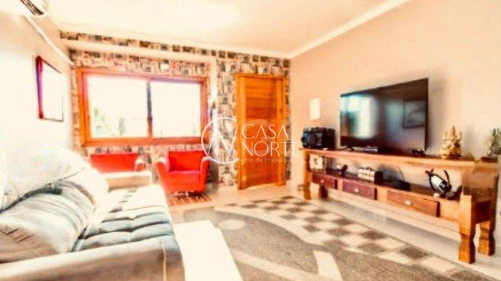 Casa à venda com 3 quartos, 120m², 3 suítes, 1 vaga, Rua Waldemar da Silva Tavares no bairro Guarujá em Porto Alegre