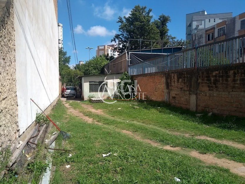 Terreno à venda  com 296m², Rua Coronel Corte Real no bairro Petrópolis em Porto Alegre