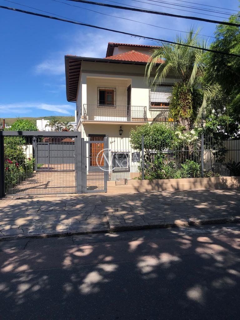 Casa à venda com 4 quartos, 225m², 2 suítes, 1 vaga, Rua Santa Flora no bairro Nonoai em Porto Alegre