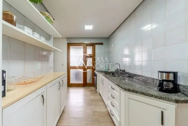 Cobertura à venda com 3 quartos, 183m², 1 suíte, 2 vagas, Rua Doutor Rodrigues Alves no bairro Chácara das Pedras em Porto Alegre