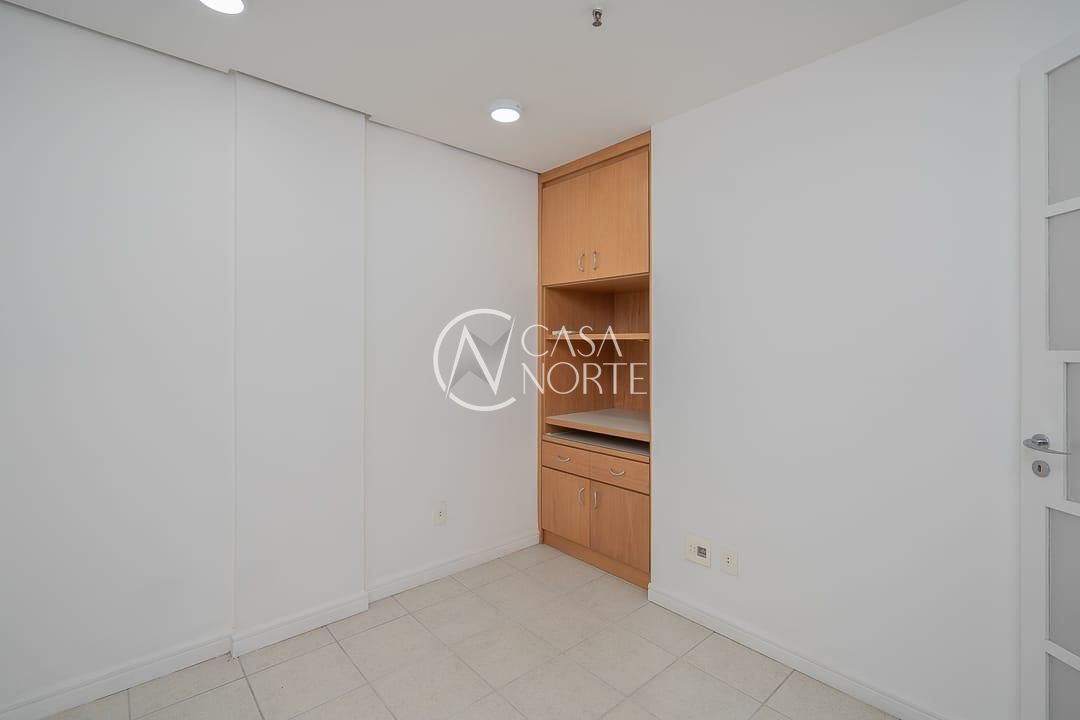 Sala Comercial à venda com 3 quartos, 60m², 1 vaga, Avenida Carlos Gomes no bairro Boa Vista em Porto Alegre