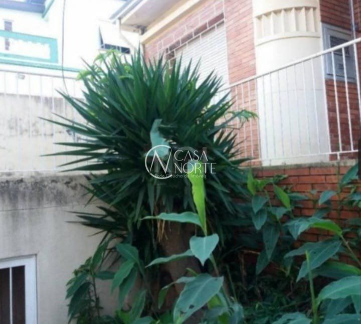 Casa à venda com 3 quartos, 253m², 1 suíte, 1 vaga, Praça Jayme Telles no bairro Santana em Porto Alegre