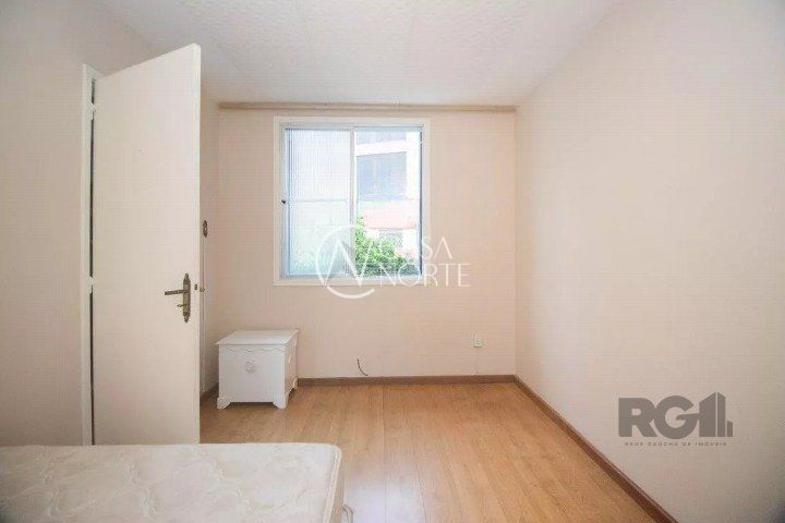 Sobrado à venda com 4 quartos, 220m², 4 vagas, Rua Sete de Abril no bairro Floresta em Porto Alegre