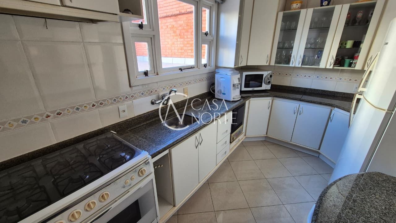Casa de Condomínio à venda com 3 quartos, 120m², 1 suíte, 3 vagas, Rua Martim Afonso no bairro Santo Antônio em Porto Alegre