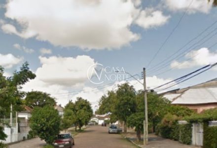 Casa à venda com 3 quartos, 80m², 6 vagas, Rua Ponche Verde no bairro Medianeira em Porto Alegre