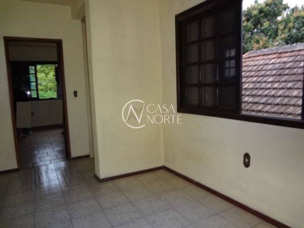 Casa à venda com 3 quartos, 190m², 1 suíte, 1 vaga, Rua Fatima no bairro Partenon em Porto Alegre