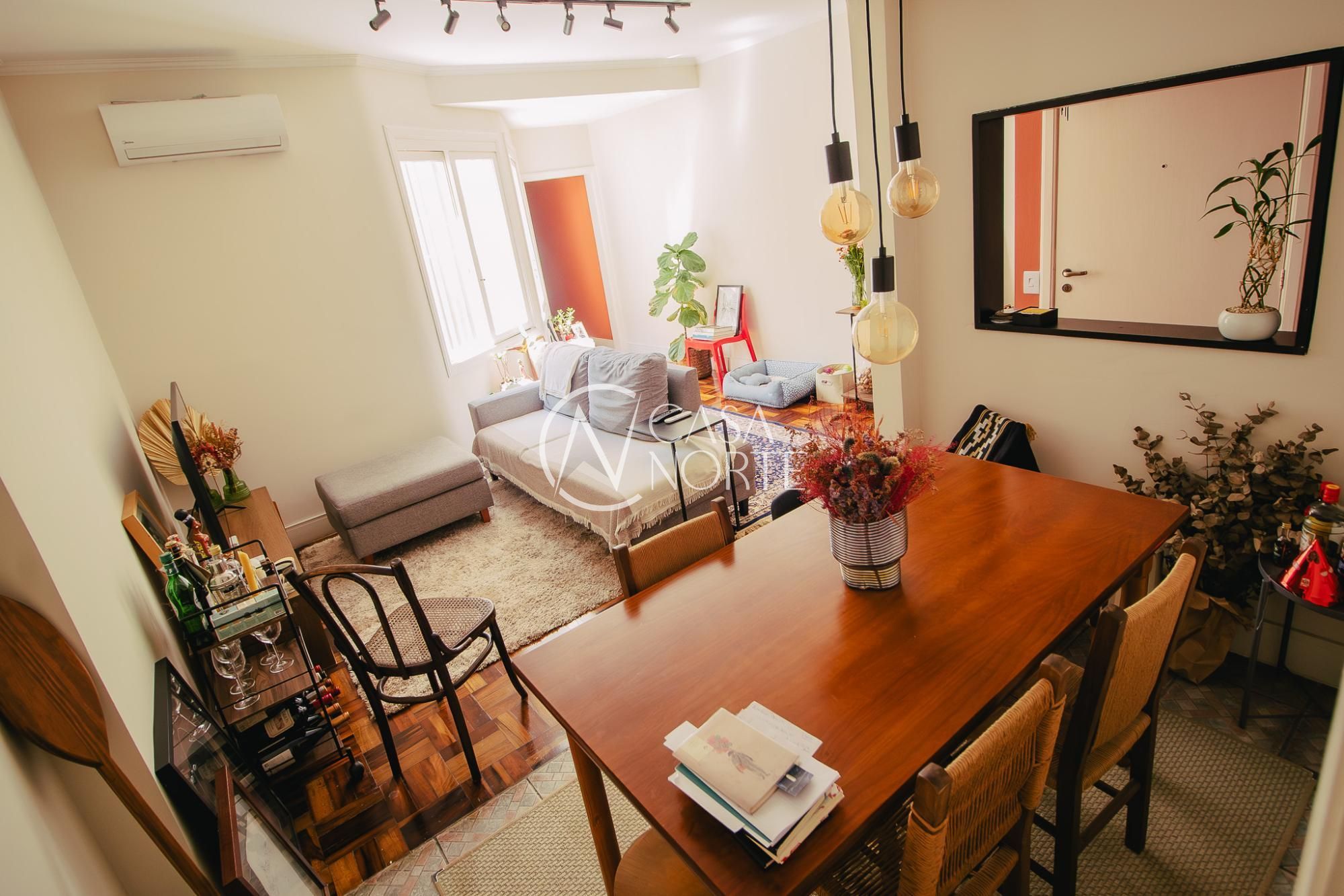 Apartamento à venda com 2 quartos, 79m², 1 vaga, Avenida Independência no bairro Independência em Porto Alegre