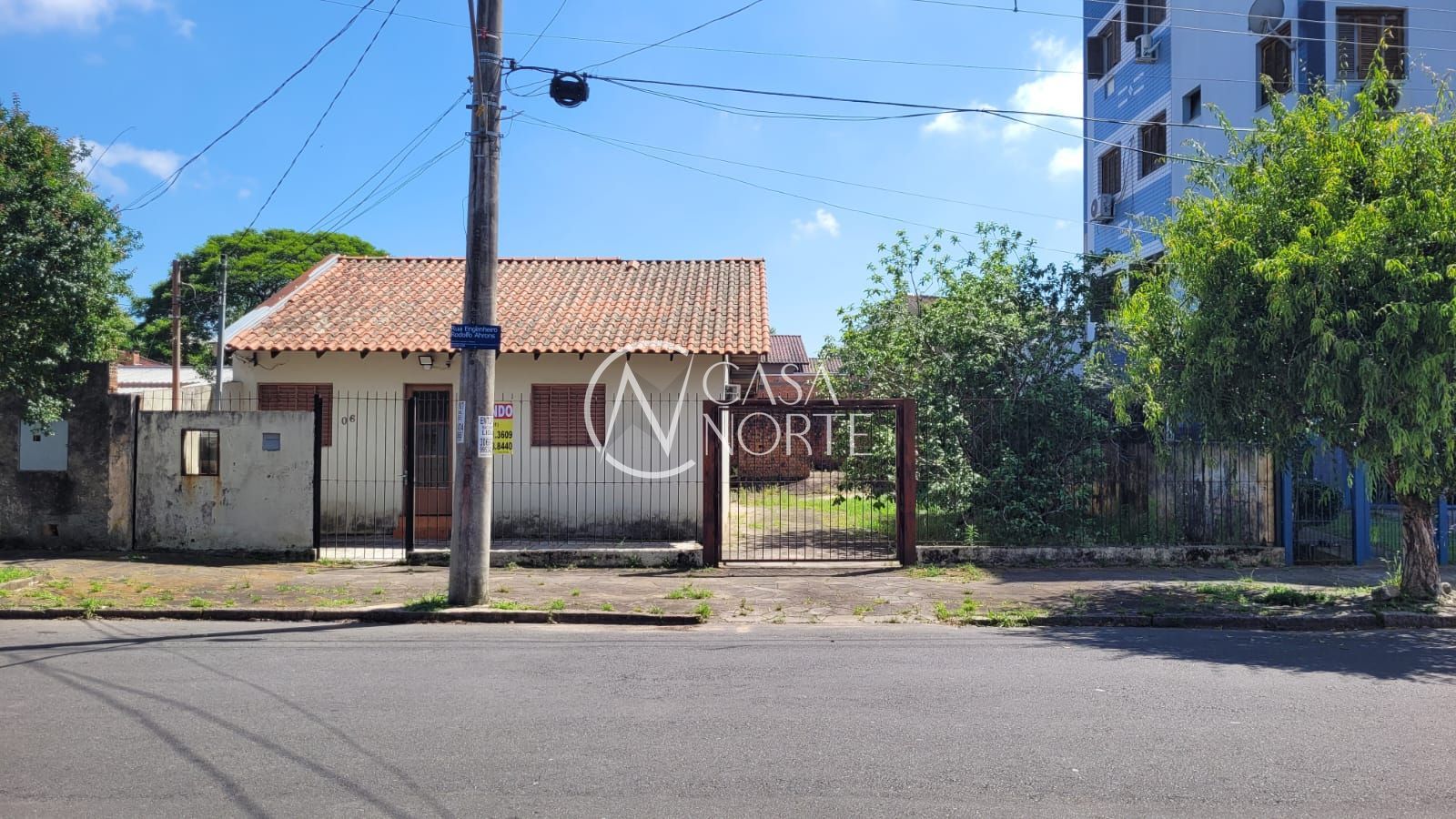 Casa à venda com 3 quartos, 114m², 1 suíte, 6 vagas, Rua Engenheiro Rodolfo Ahrons no bairro Partenon em Porto Alegre