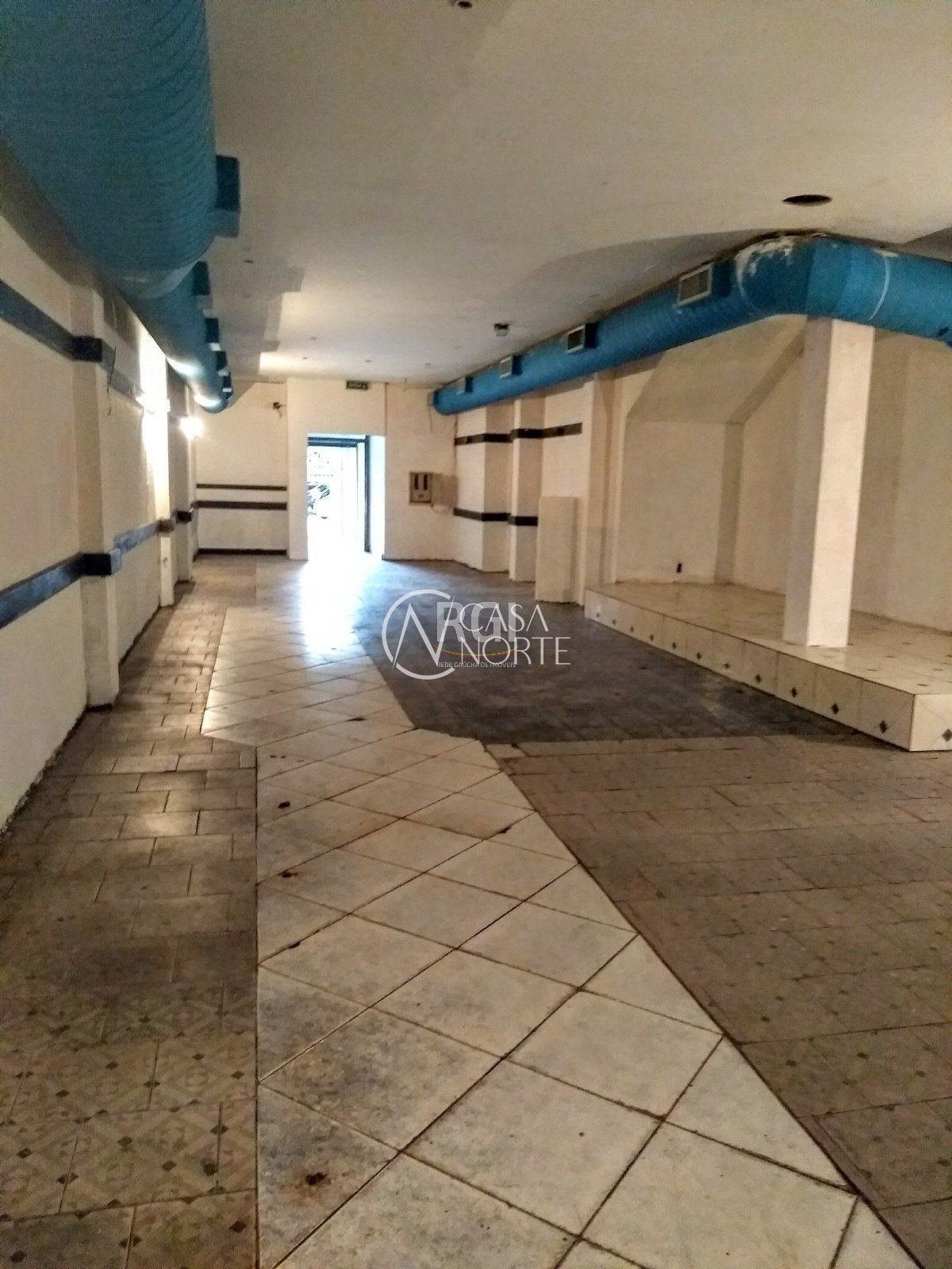 Loja à venda , 244m², Avenida Venancio Aires no bairro Farroupilha em Porto Alegre