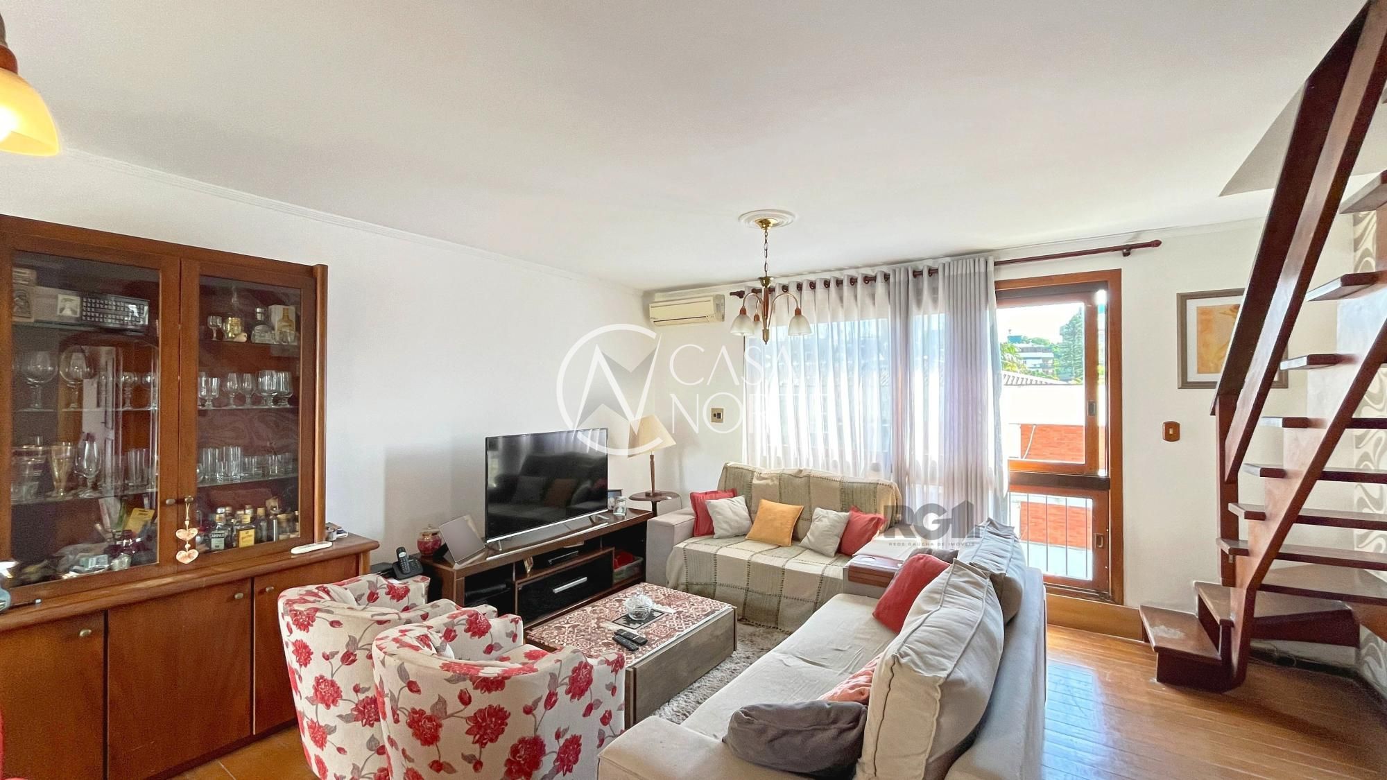 Cobertura à venda com 3 quartos, 220m², 1 suíte, 2 vagas, Rua Silveiro no bairro Menino Deus em Porto Alegre