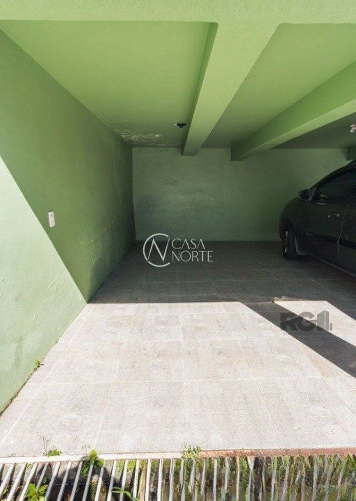 Casa de Condomínio à venda com 3 quartos, 158m², 2 vagas, Avenida Nilo Ruschel no bairro Morro Santana em Porto Alegre