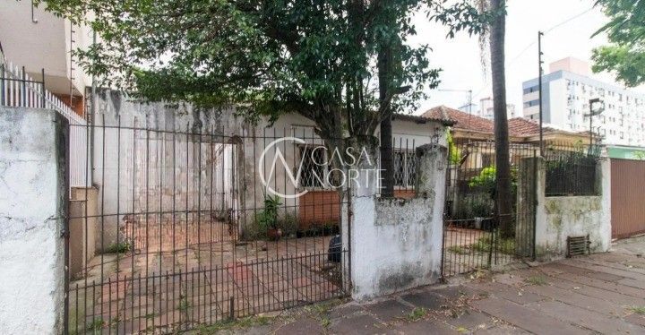 Casa à venda com 2 quartos, 200m², 2 vagas, Rua São Francisco no bairro Santana em Porto Alegre