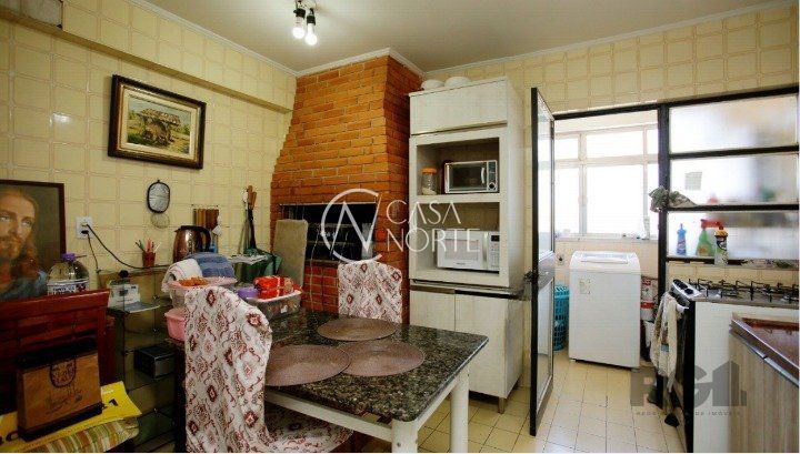 Apartamento à venda com 2 quartos, 74m², 1 vaga, Rua Vicente da Fontoura no bairro Santana em Porto Alegre