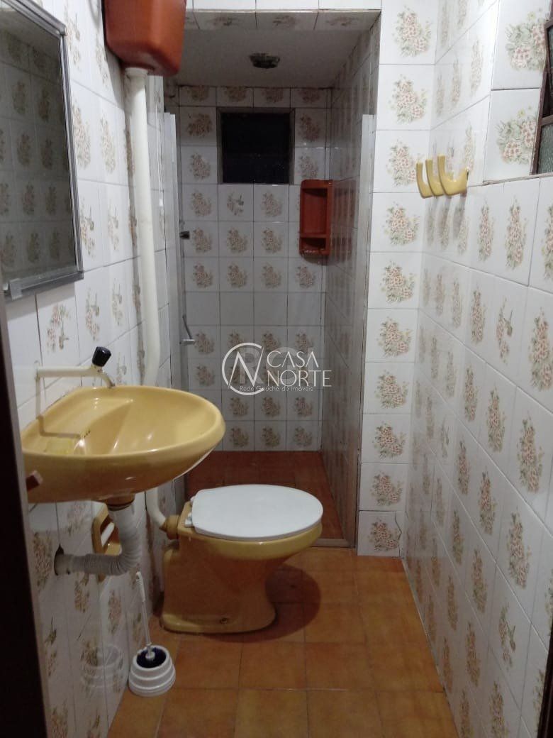 Casa à venda com 4 quartos, 136m², 1 vaga, Avenida Bento Gonçalves no bairro Agronomia em Porto Alegre