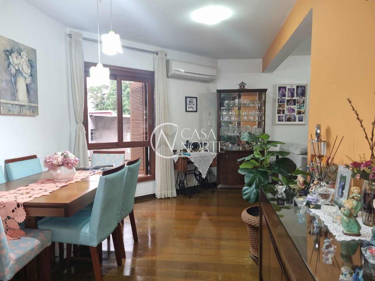 Apartamento à venda com 3 quartos, 109m², 1 suíte, 2 vagas, Rua Veador Porto no bairro Santana em Porto Alegre