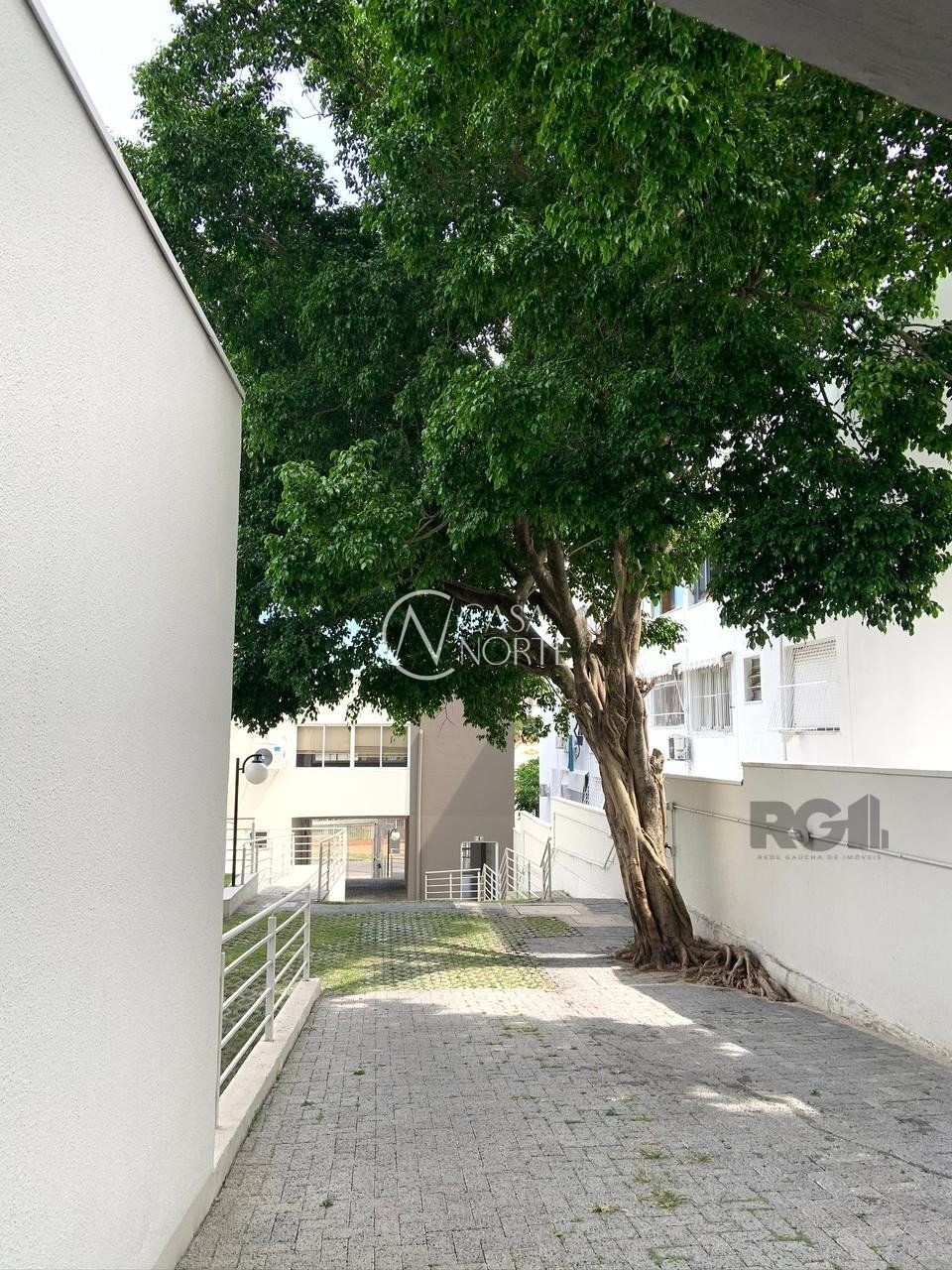 Apartamento à venda com 1 quarto, 36m², 1 vaga, Rua Fagundes Varela no bairro Santo Antônio em Porto Alegre