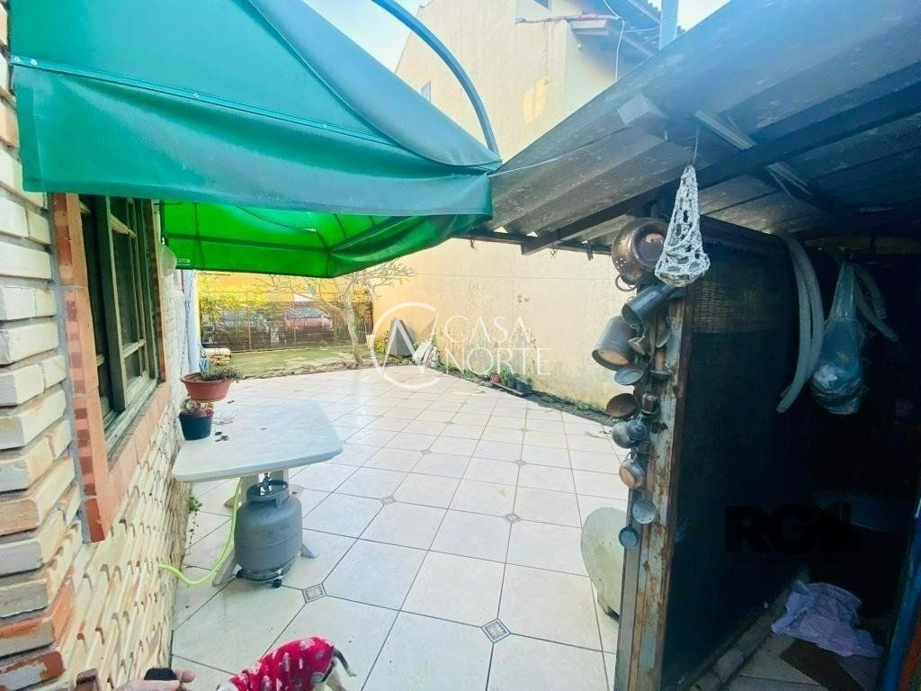 Terreno à venda  com 72m², Avenida Edgar Pires de Castro no bairro Hípica em Porto Alegre