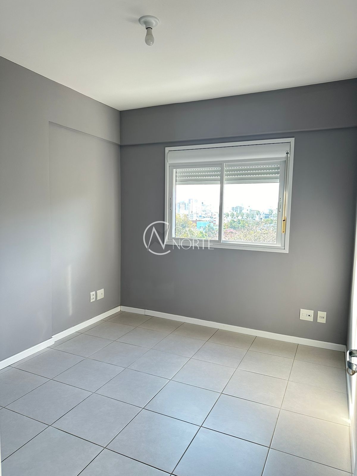 Apartamento à venda com 1 quarto, 36m², 1 vaga, Rua Fagundes Varela no bairro Santo Antônio em Porto Alegre