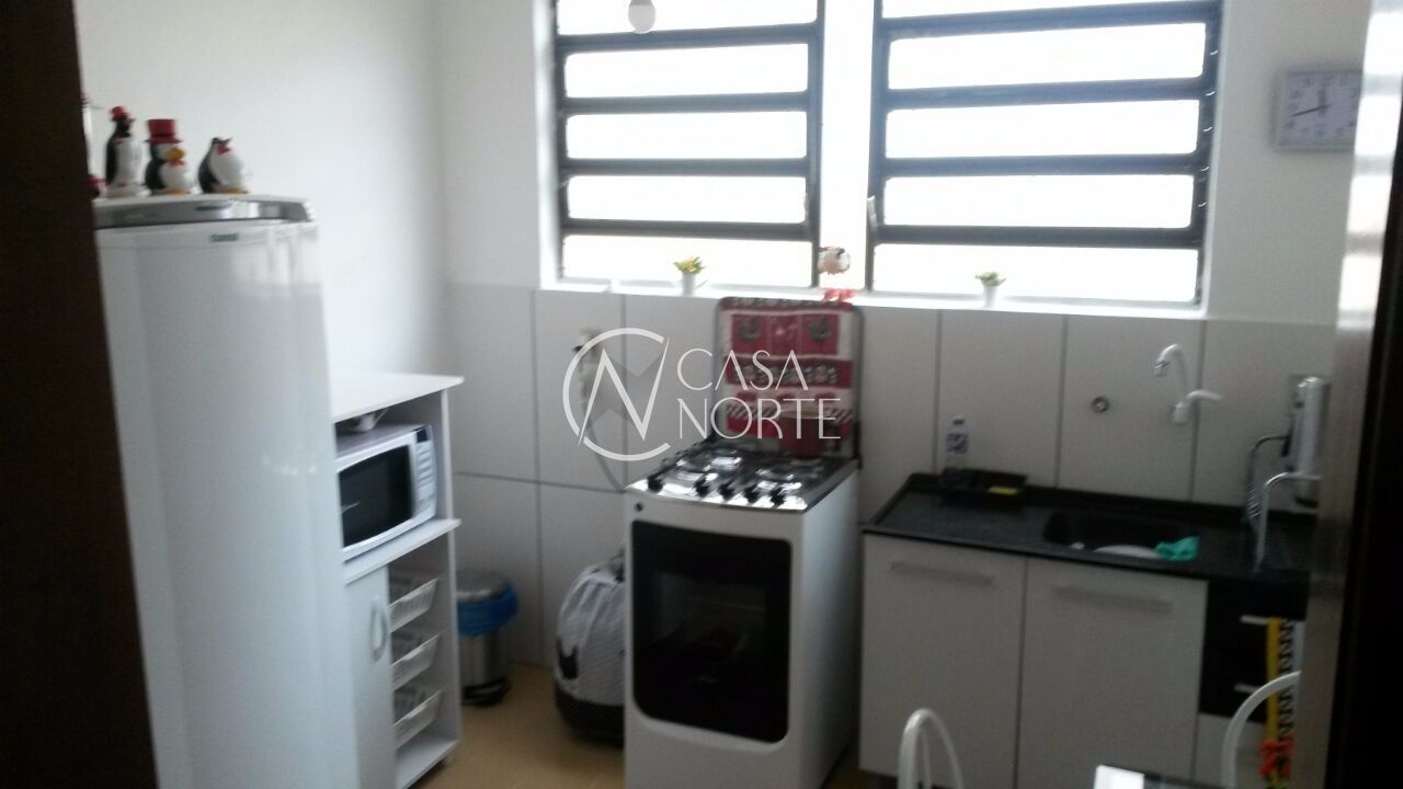 Casa à venda com 5 quartos, 280m², 3 suítes, Rua Lobo da Costa no bairro Azenha em Porto Alegre