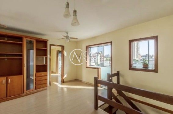Cobertura à venda com 2 quartos, 122m², 2 suítes, 1 vaga, Rua Vicente da Fontoura no bairro Santana em Porto Alegre