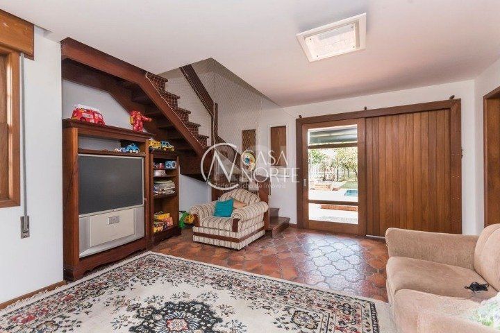 Casa à venda com 4 quartos, 247m², 1 suíte, 5 vagas, Rua São Joaquim no bairro Glória em Porto Alegre