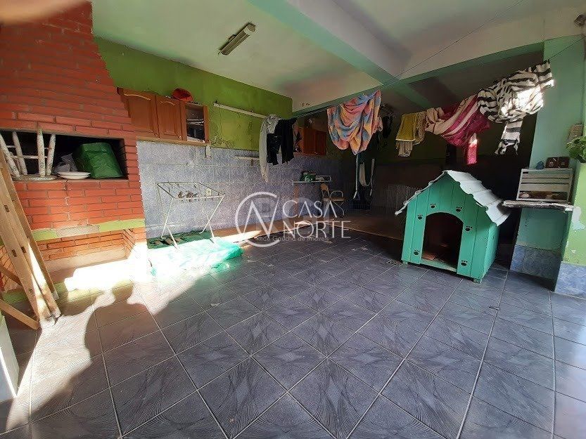 Casa à venda com 4 quartos, 184m², 1 suíte, 5 vagas, Rua Ibiruba no bairro Cavalhada em Porto Alegre