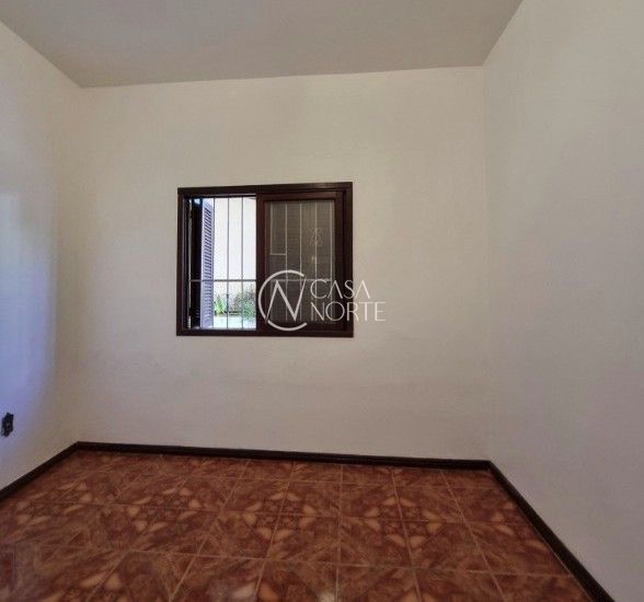 Casa à venda com 2 quartos, 47m², 2 vagas, Rua Fagundes Varela no bairro Santo Antônio em Porto Alegre