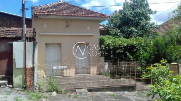 Casa à venda com 3 quartos, 250m², Rua Luiz de Camoes no bairro Santo Antônio em Porto Alegre