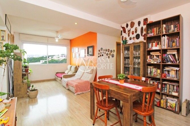 Apartamento à venda com 3 quartos, 82m², 1 suíte, 2 vagas, Rua Gomes Jardim no bairro Santana em Porto Alegre