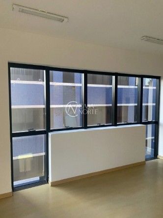 Sala Comercial à venda com 1 quarto, 34m², Rua Felicíssimo de Azevedo no bairro Auxiliadora em Porto Alegre