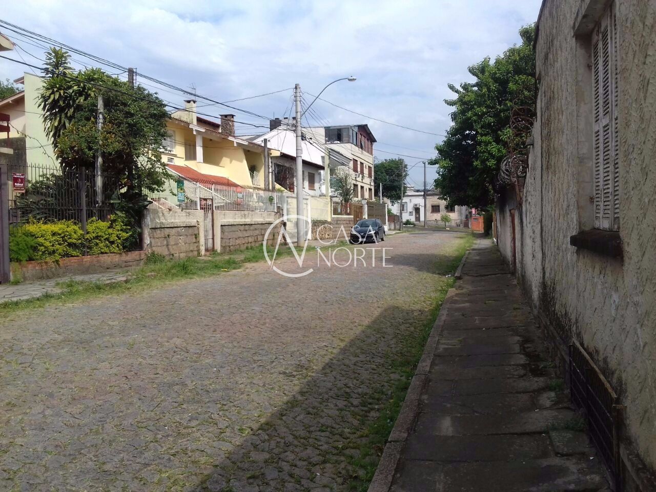 Terreno à venda  com 287m², Rua Teofilo Otoni no bairro Partenon em Porto Alegre