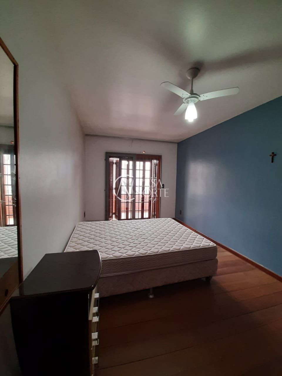 Casa à venda com 3 quartos, 262m², 1 suíte, 6 vagas, Avenida América - de 31/32 ao Fim no bairro Auxiliadora em Porto Alegre