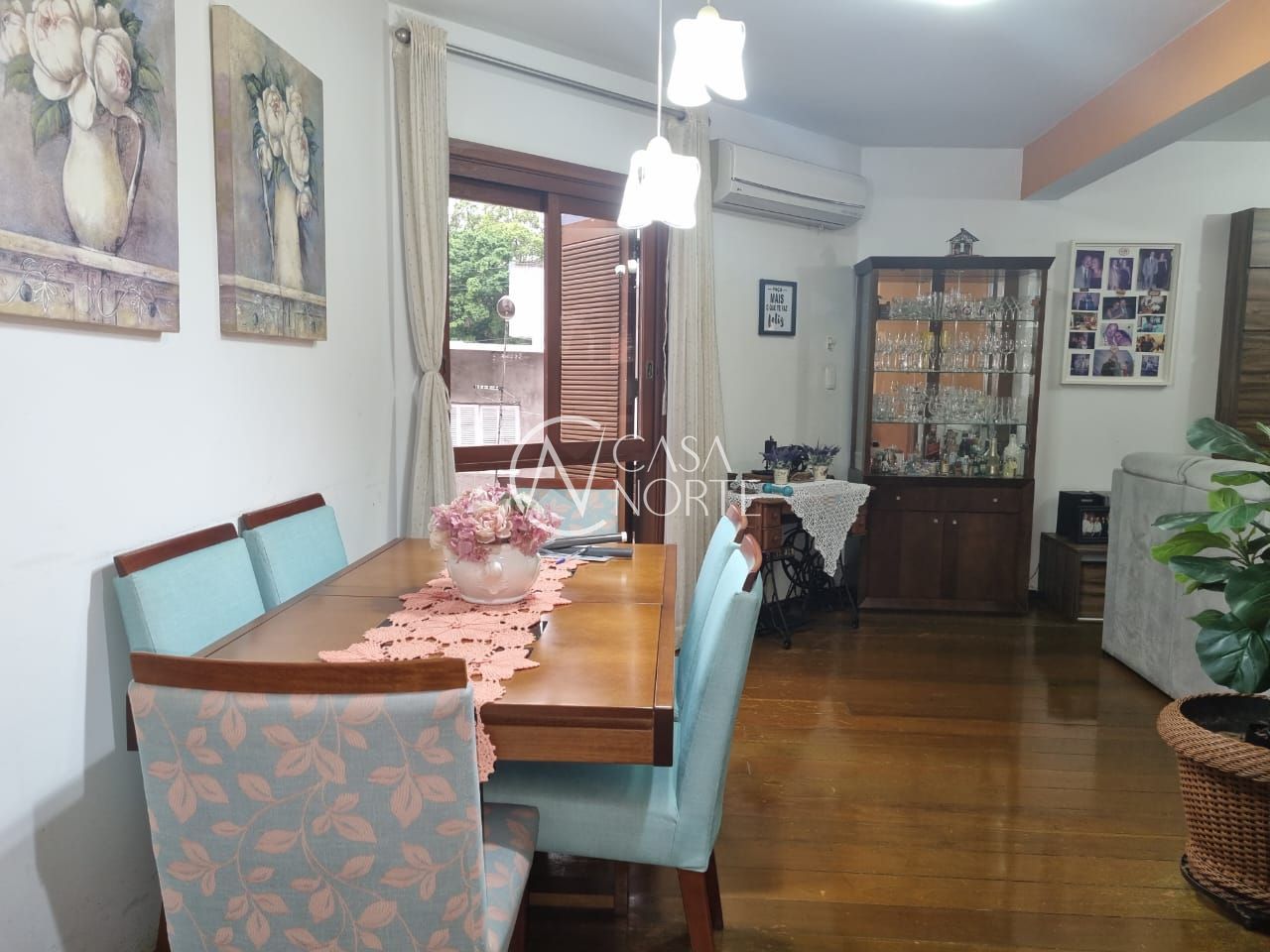 Apartamento à venda com 3 quartos, 109m², 1 suíte, 2 vagas, Rua Veador Porto no bairro Santana em Porto Alegre