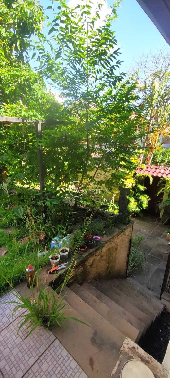 Casa à venda com 4 quartos, 338m², 3 suítes, 2 vagas, Rua Dona Adda Mascarenhas de Moraes no bairro Jardim Itu em Porto Alegre