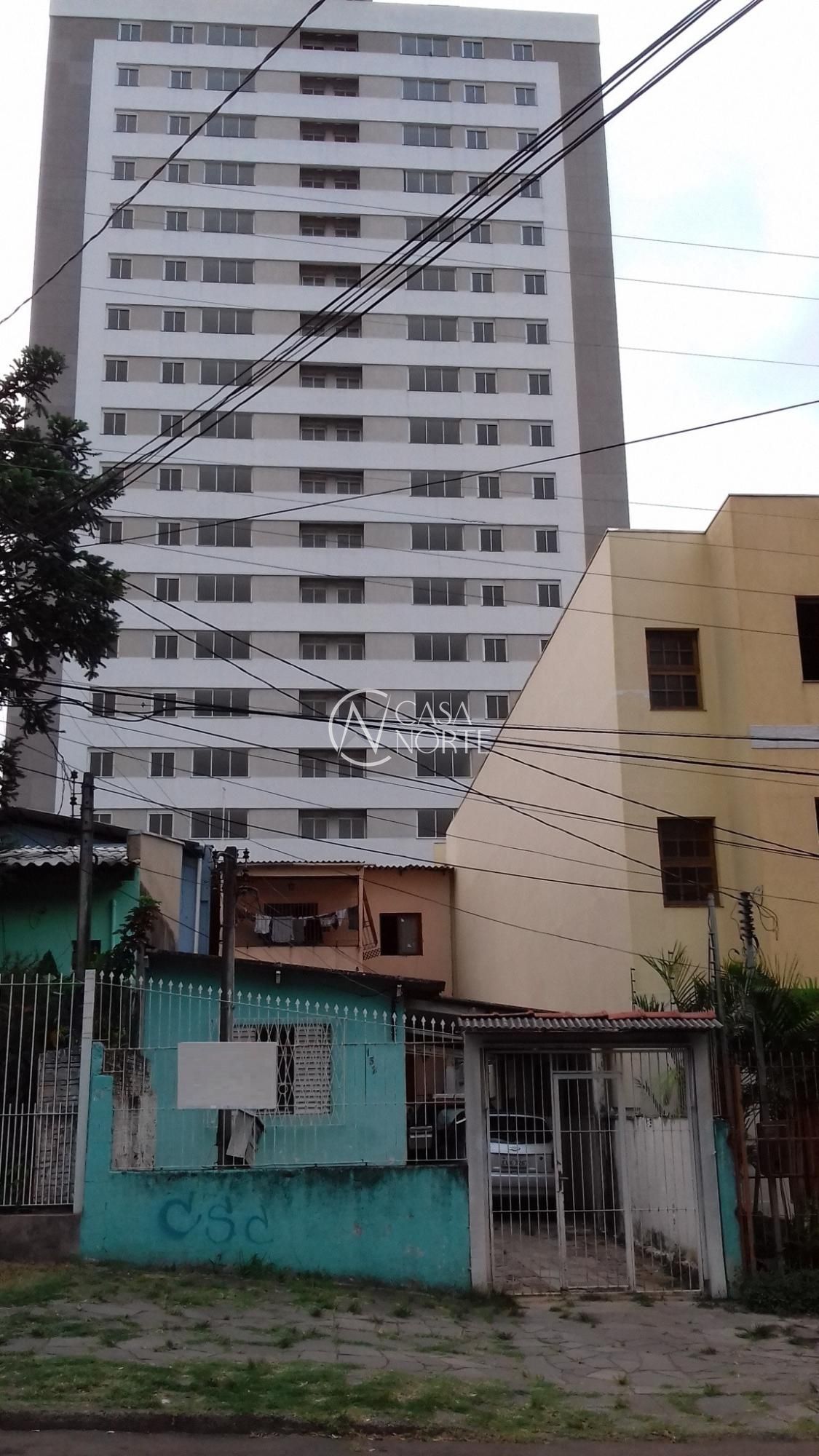 Casa à venda com 4 quartos, 81m², 3 vagas, Rua Frei Germano no bairro Partenon em Porto Alegre