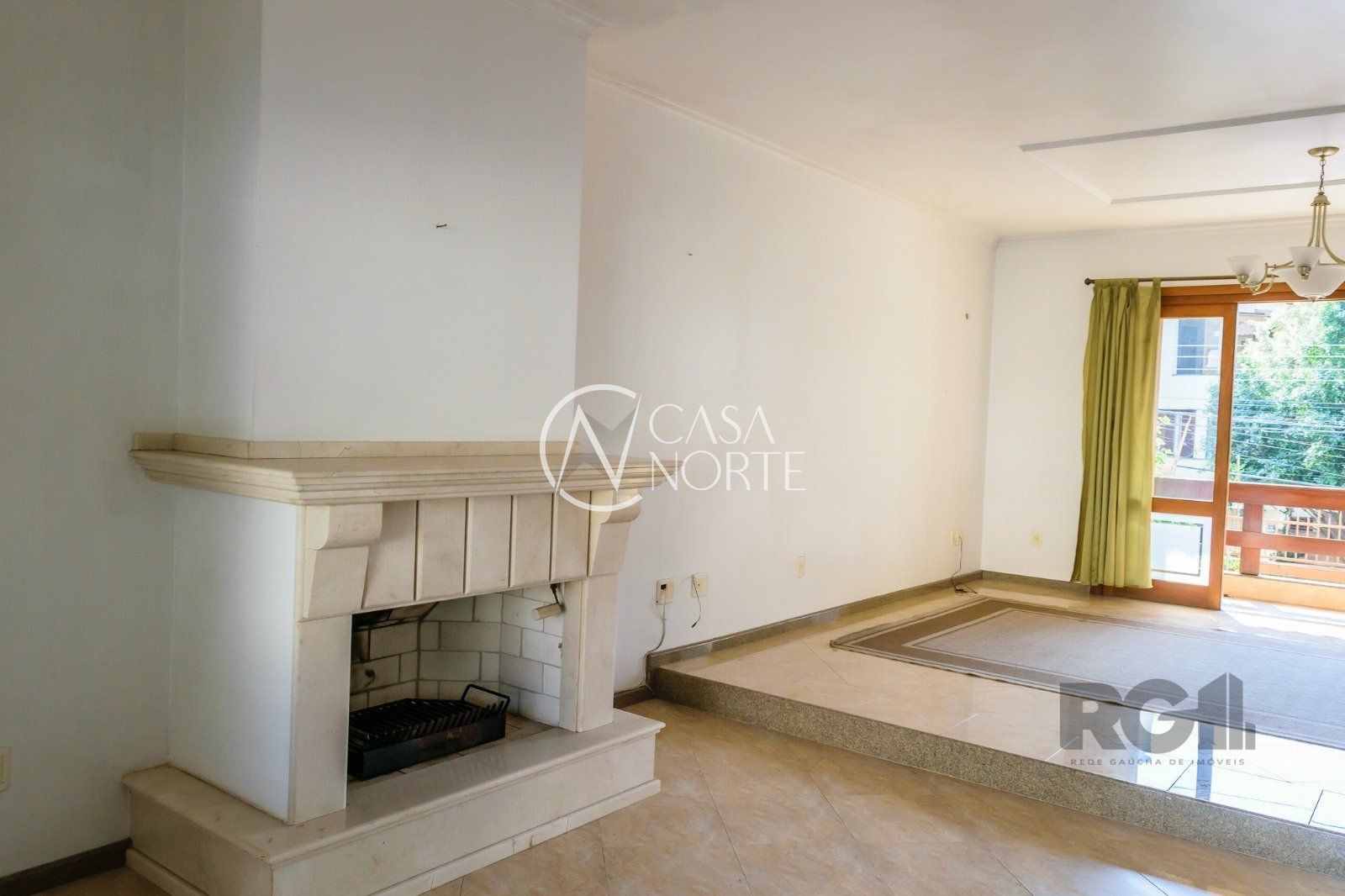 Casa à venda com 3 quartos, 549m², 3 suítes, 6 vagas, Rua Licínio Cardoso no bairro Chácara das Pedras em Porto Alegre