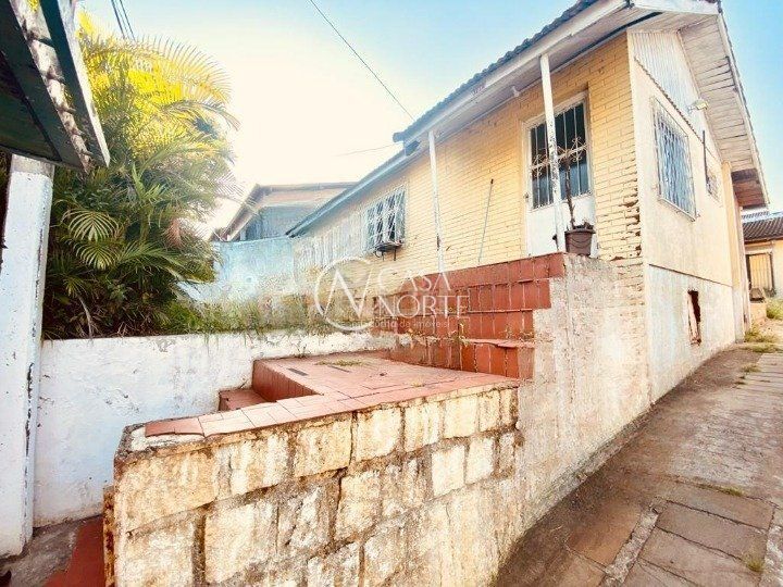 Casa à venda com 4 quartos, 124m², 5 vagas, Rua Padre João Batista Reus no bairro Camaquã em Porto Alegre
