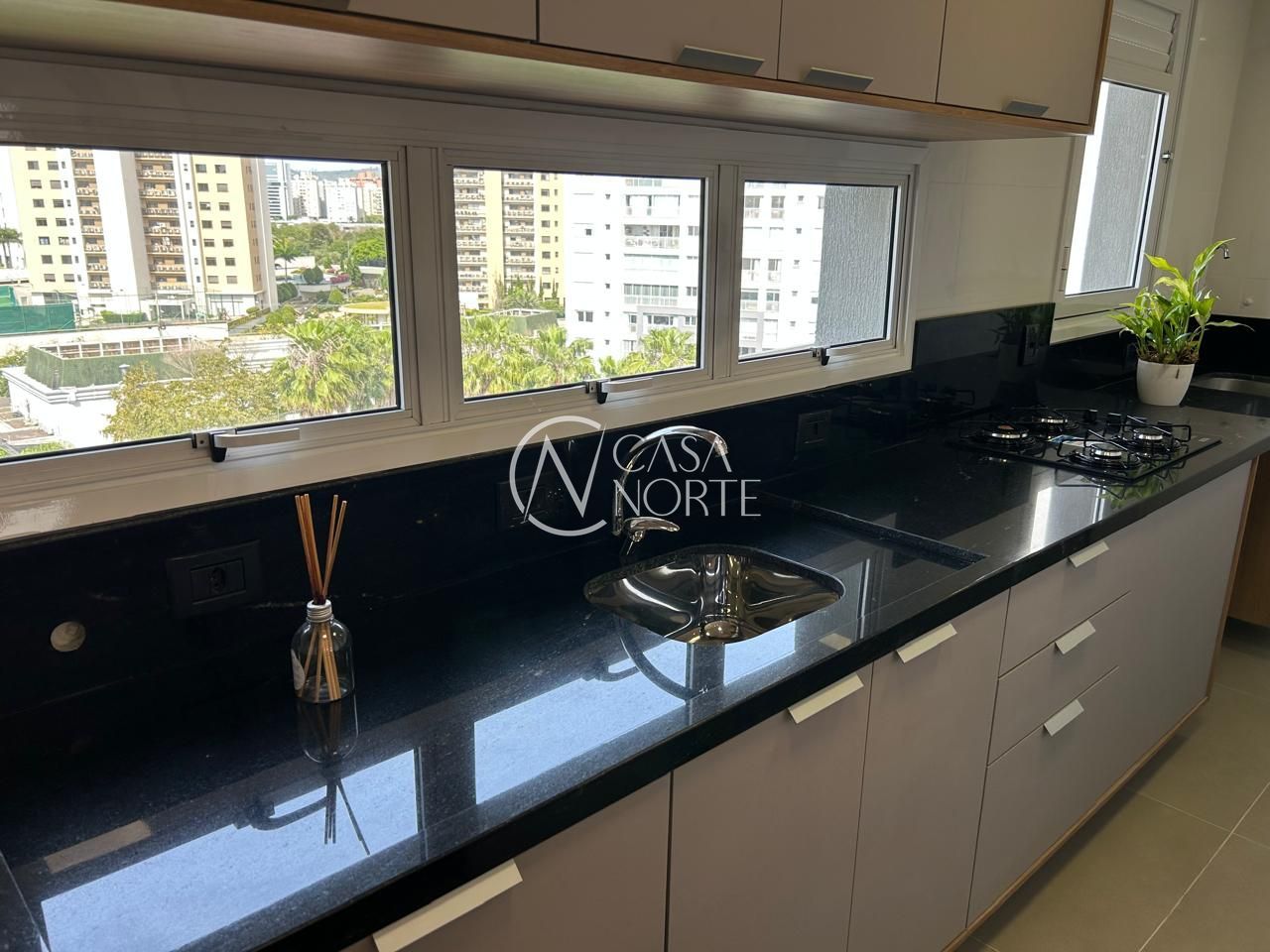 Apartamento à venda com 3 quartos, 83m², 3 suítes, 2 vagas, Rua Padre Alois Kades S J no bairro Jardim Europa em Porto Alegre